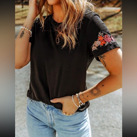 Boho floral embroidered short sleeve blouse - Picture 2 of 15